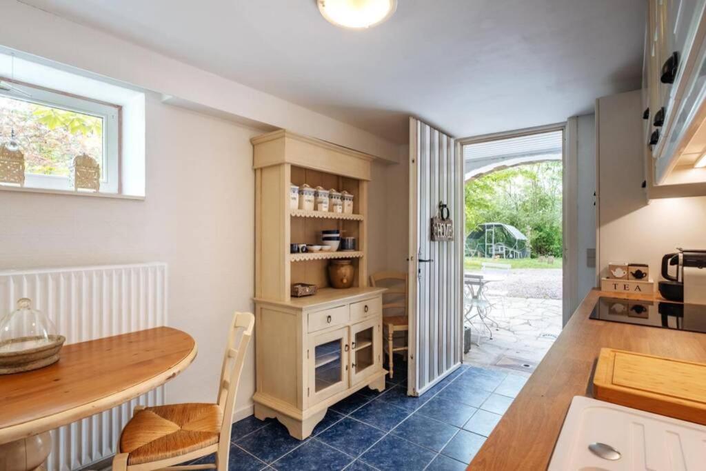 Gite De Charme Au Milieu Du Monde Namur Exterior foto